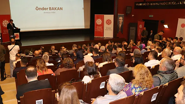 Amasya'da kamu personeline yönelik 'İletişim Yüzyılı' eğitimi düzenlendi