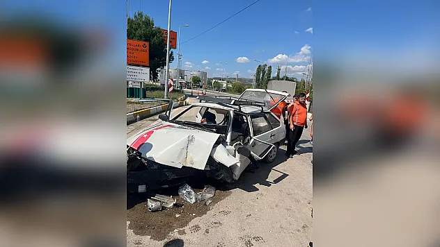 Amasya'da kontrolden çıkan otomobil kaza yaptı: 2 yaralı