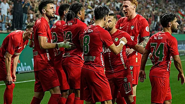 Amedspor, RAMS Başakşehir'i 5 golle sahadan sildi