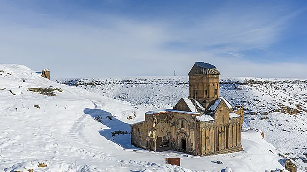 Anadolu'nun giriş kapısı Ani turistlerin ilgisini çekiyor