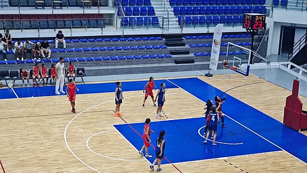 Anadolu Yıldızlar Ligi Basketbol yarı finalleri Malatya'da başladı