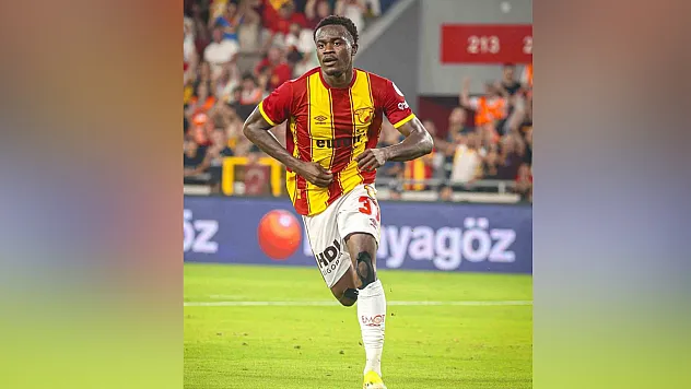 Anthony Dennis, Al-Jazira Club'a transfer oldu