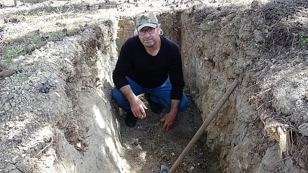 'Artık sıra bende' deyip mezarını kazmaya başladı