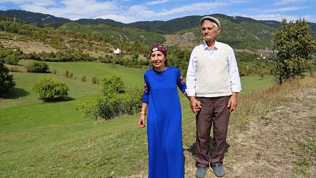 Artvin'de görme engelli iki kardeşin yarım asırlık dayanışması: Görmedikleri köyü ezberlediler