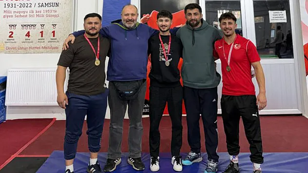 Asarcık güreşte zirvede