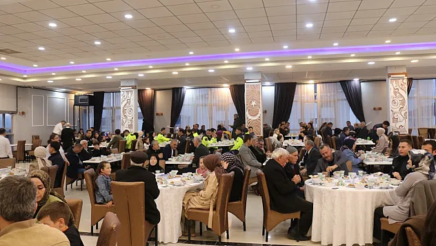 Asarcık'ta gönül sofraları kuruldu: Vatandaşlar iftarda buluştu