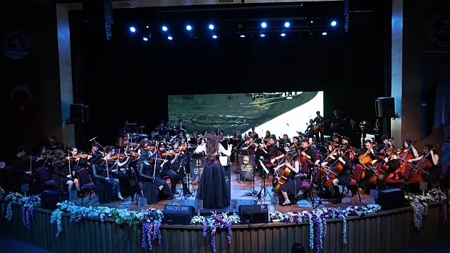 Ata Sahne'de genç yeteneklerden unutulmaz ilk konser