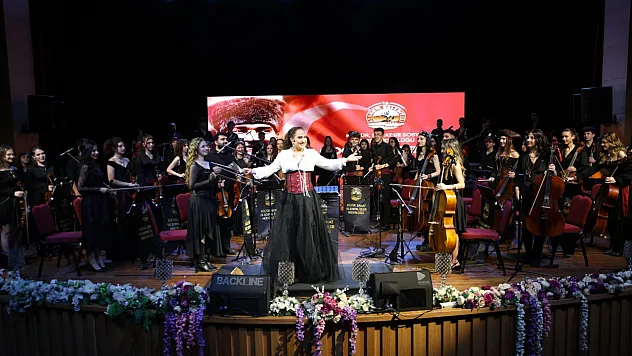 Ata Sahne Sanat Merkezi kültür ve sanatın kalbi olmaya devam ediyor.