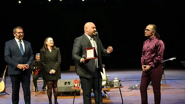 Atakum belediyesi 8 Mart'ı Volkan Konya konseri ile sonlandırıldı