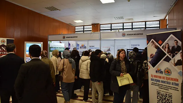 Atakum Belediyesi, OKAF 2026'da gençlere kariyer desteği sundu