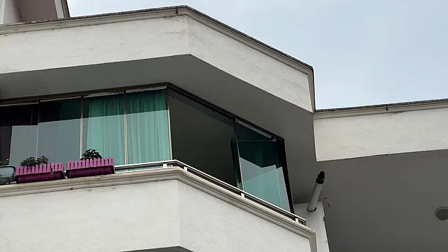 Atakum'da feci olay: 4. kattan zemine düştü