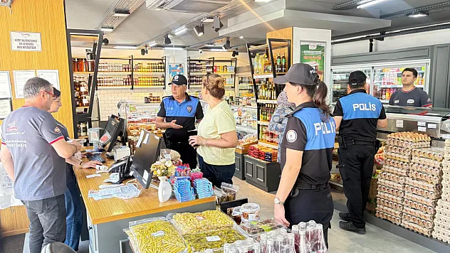 Atakum'da 'Güvenli Mahallem, Güvenli Eğitim' Projesi Kapsamında Bilgilendirme Çalışması
