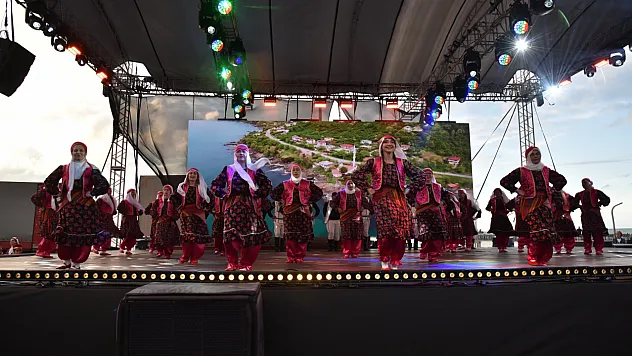 Atakum'da Halk Oyunları Festivali Büyük İlgi Gördü