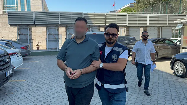 Atakum'da kafede çıkan bıçaklı kavga: 3 kişi yaralandı, 1 şüpheli adliyeye sevk edildi