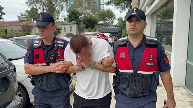 Atakum'da motosiklet çantasından binlerce sentetik ecza çıktı