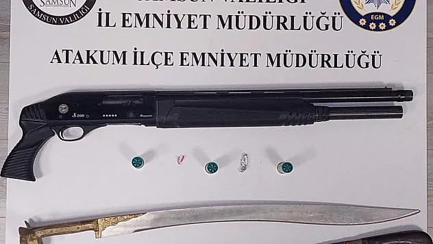 Atakum'da ruhsatsız silah ve kılıç ele geçirildi
