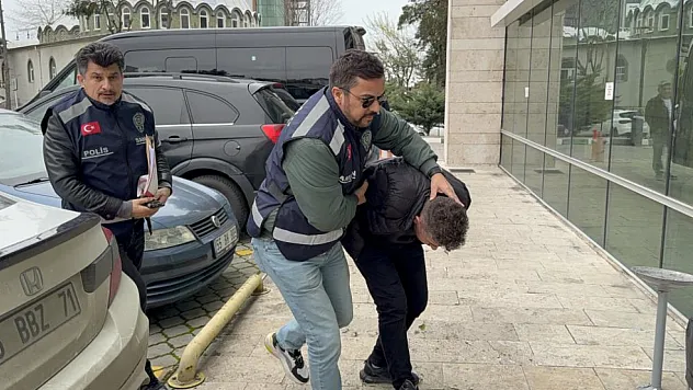 Atakum'da sokak ortasında kapkaç: Şüpheli tutuklandı