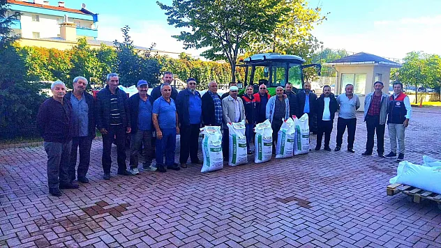 Atakum'da üreticilere 23 tonluk tohum desteği