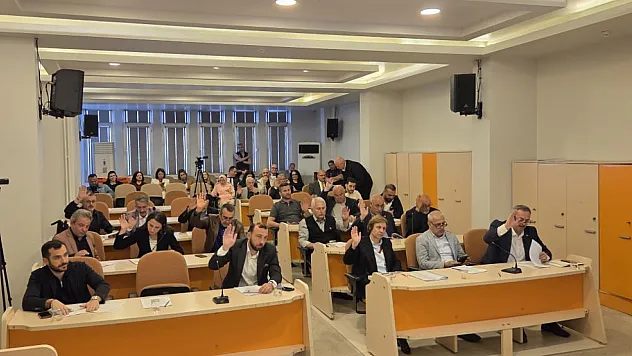 Atakum meclisi'nde 172 Milyon TL'lik kredi talebine maaş eleştirisi