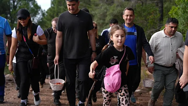 Ataşehir'de 438 metre yükseklikte çilek festivaline akın ettiler