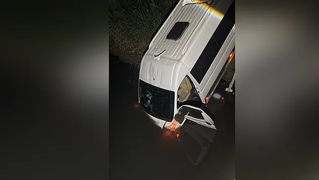 Aydın'da yolcu otobüsü dereye uçtu