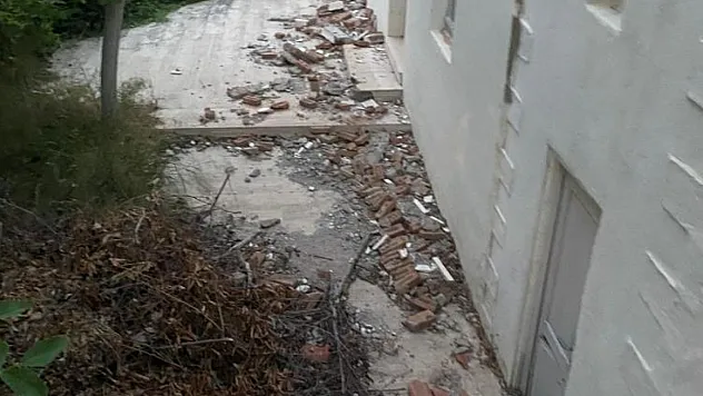 Aydın'daki Camiinin Çatısı Çöktü