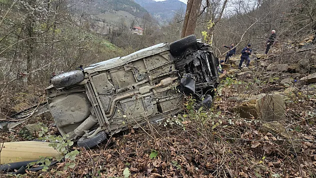 Ayvacık'ta Can Pazarı: Otomobil Devrildi