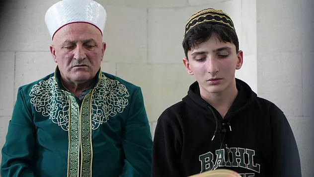 Baba imam, oğul hafız: Hayal aynı camide gerçek oldu