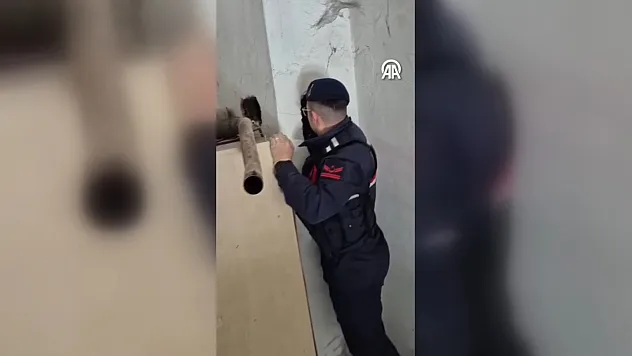 Bacanın içinden zehir çıktı: 2 Bin 200 uyuşturucu hap ele geçirildi