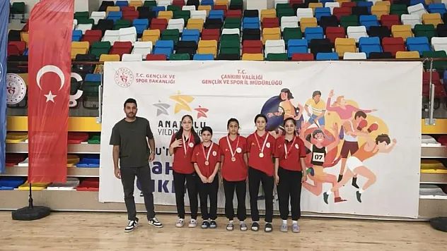 Badmintonda çifte zafer