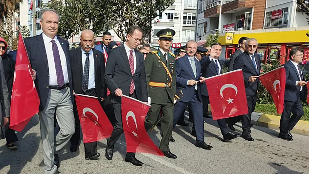 Bafra'da Cumhuriyet'in 103. yılı coşkusu: Cumhuriyet Yürüyüşü düzenlendi
