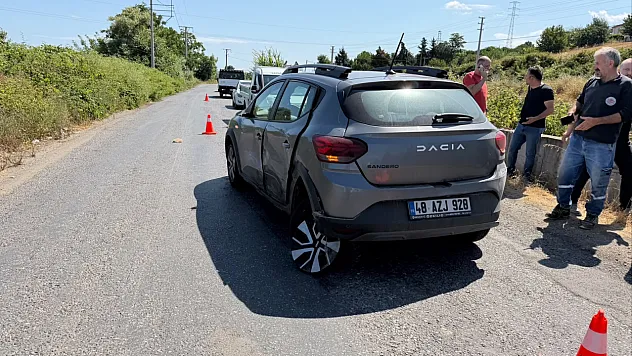 Bafra'da hafif ticari araçla çarpışan otomobilin sürücüsü yaralandı