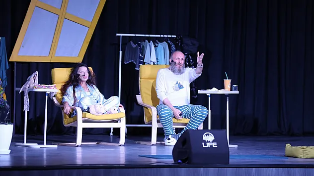 Bafra'da kahkaha dolu tiyatro gecesi