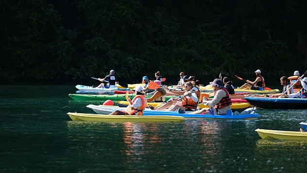 Bafra'da 'Kral Mezarları Kano Yarışı' düzenlendi