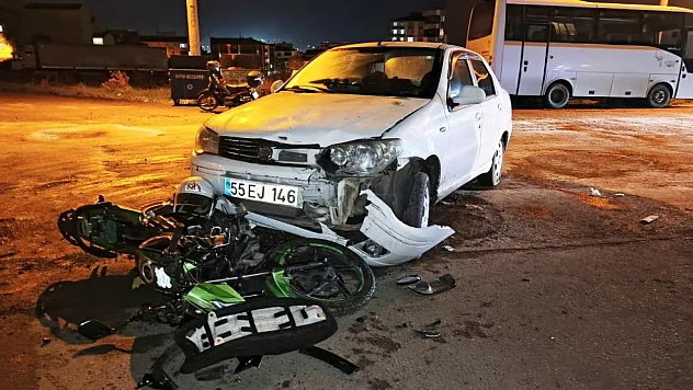 Bafra'da Otomobil ile Motosiklet çarpıştı