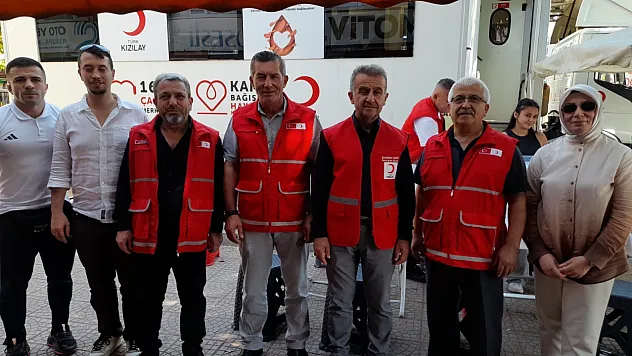 Bafra'da sanayi esnafından kan bağışı kampanyasına yoğun ilgi