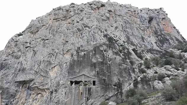 Bafra'nın zamana meydan okuyan hazinesi:Asarkale ve gizemli kaya mezarları