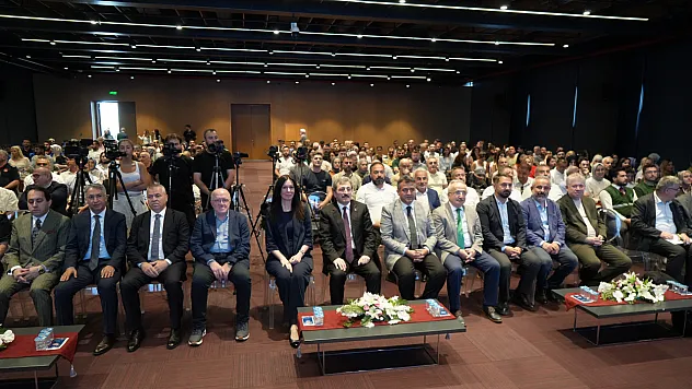 Bağımlılıkla mücadelede medyanın rolü Samsun'da ele alındı
