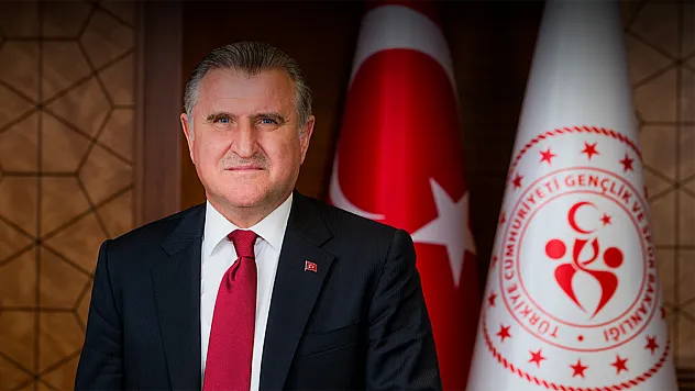 Bakan Bak, 18 Yaş Altı Kadın Voleybol Milli Takımı'nı tebrik etti