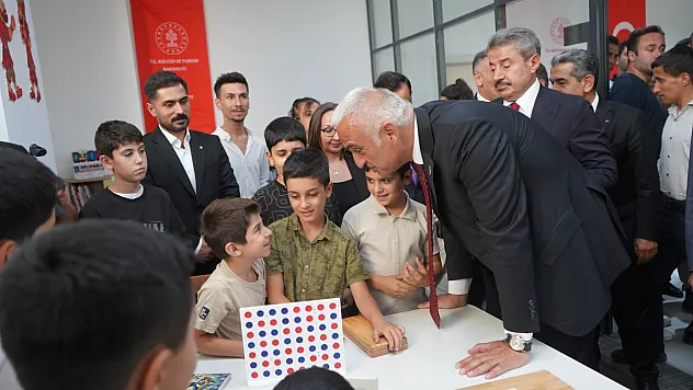 Bakan Ersoy: Kütüphaneler artık yaşam merkezlerine dönüştü