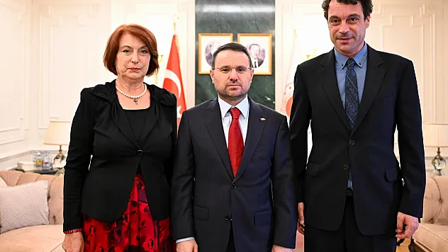 Bakan Gürlek, Uğur Mumcu'nun ailesini ağırladı