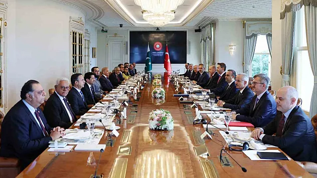 Bakan Kacır: 'Türkiye ve Pakistan'ın ortak geleceğini birlikte inşa edeceğiz'