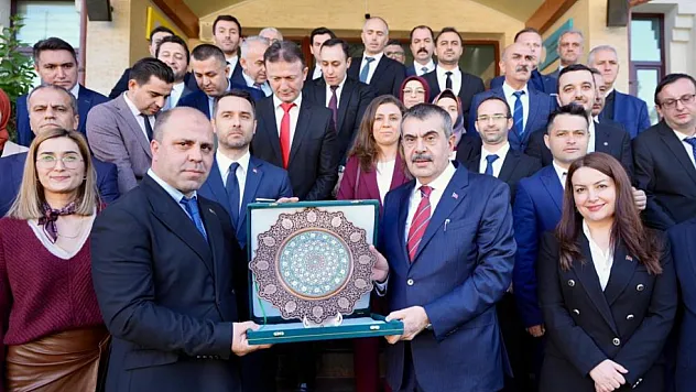 Bakan Tekin'den Özbekistan'da Taşkent Türk Okulu'na ziyaret