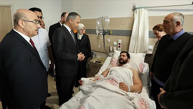 Bakan Yerlikaya,  yaralı güvenlik güçlerini ziyaret etti