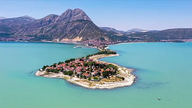 Bakan Yumaklı'dan 'Eğirdir Gölü' paylaşımı