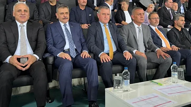 Bakanlar Amedspor-Erzurum maçını tribünden takip etti