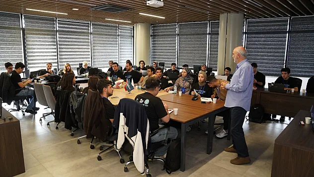 Balıkesir'de girişimcilik kampı tamamlandı, 9 ekip yatırımcı karşısına çıkmaya hazırlanıyor