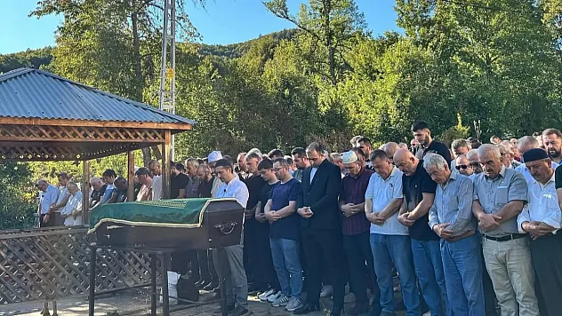 Bartın'da kestiği ağacın altında kalan adam vefat etti