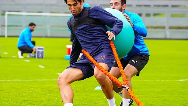 Başakşehir, hazırlıklarını çift idmanla sürdürdü