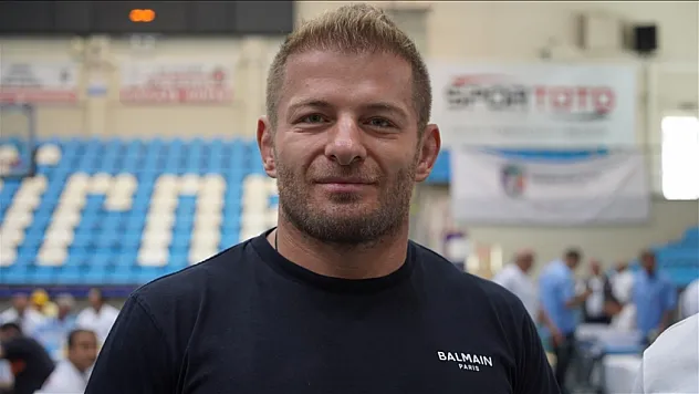 Başpehlivan İsmail Balaban, doğacak kızı için mücadele edecek